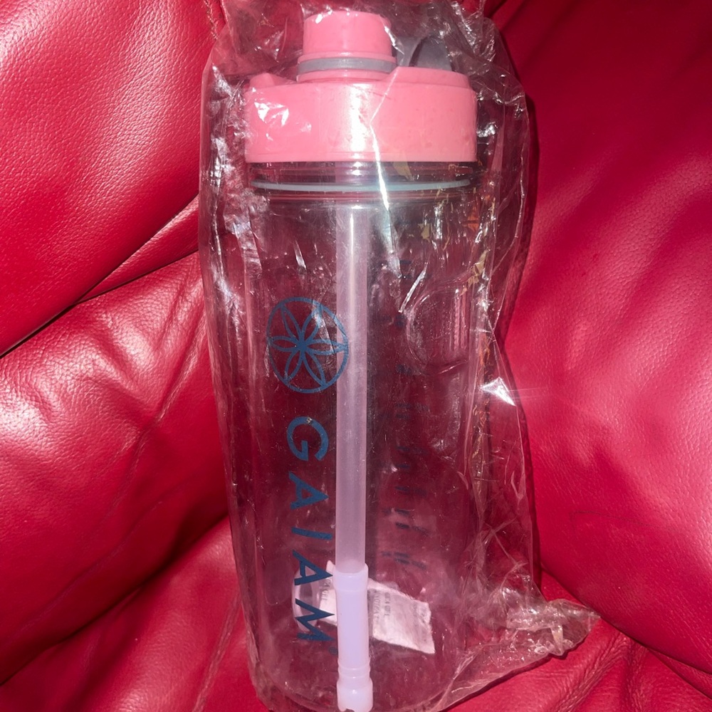 New GAIAM WATER BOTTLE